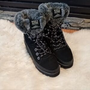 Roxy ~Alpine Black + Faux Fur Grey Chunky Winter Boots (9.5)